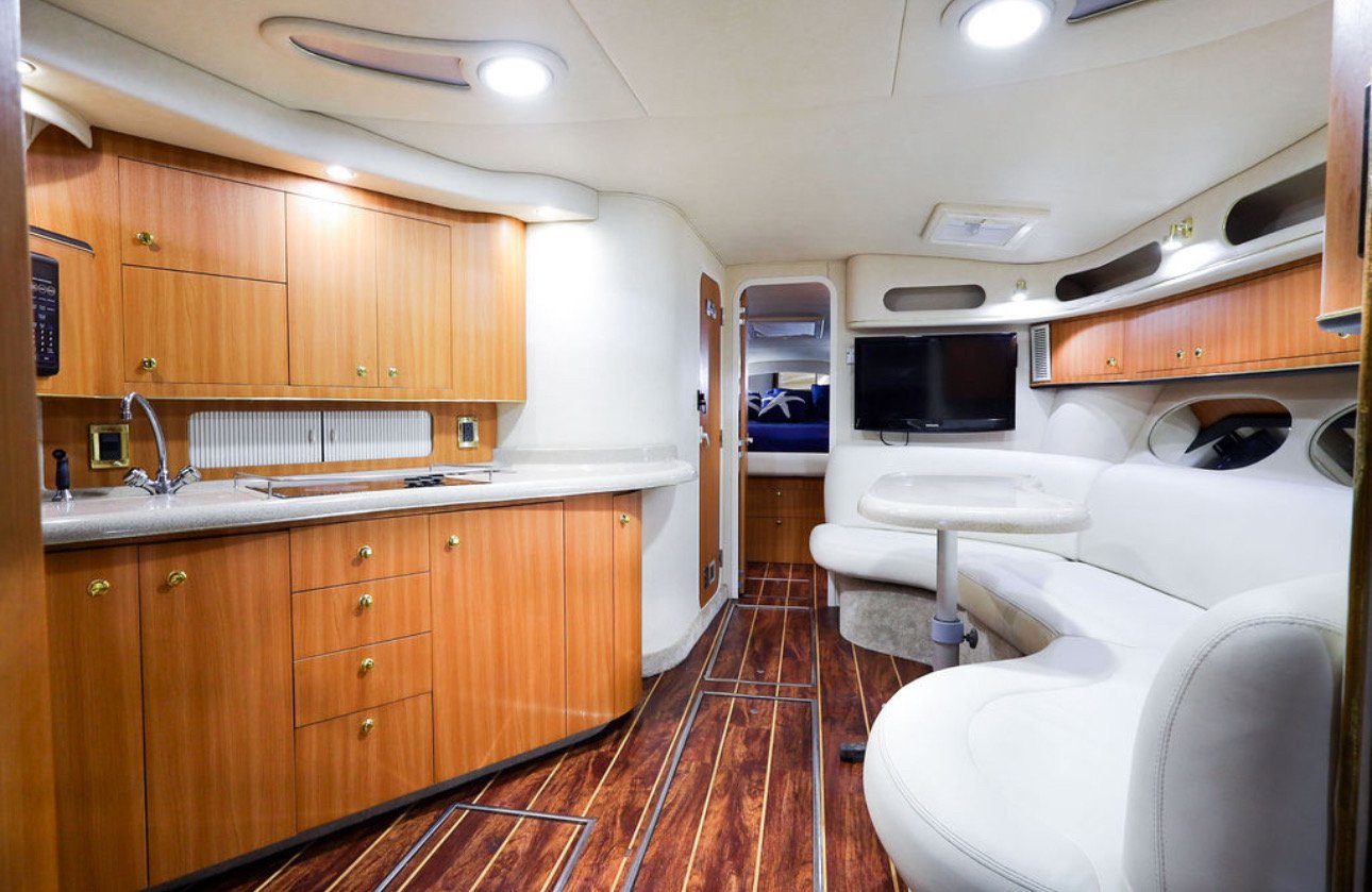 B3 yacht.FE52FFF-7F83-4B7F-B76A-6EA19966B360